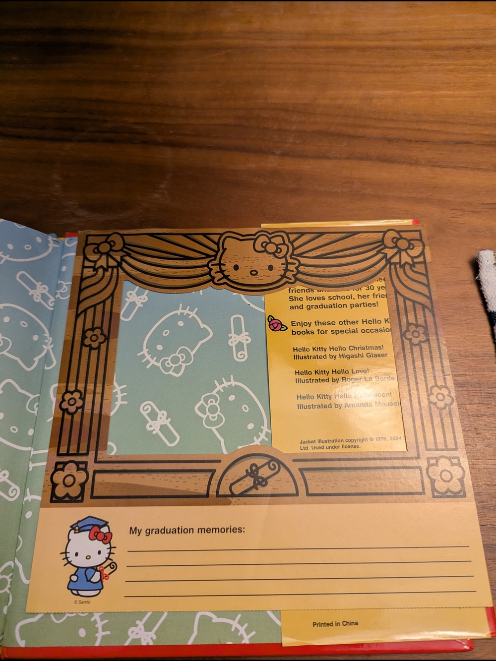 Hello Kitty Graduation Day Board Book - Hello Kitty - Picture 2 of 4